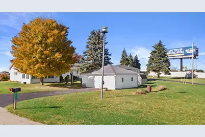 4230  Michel Ct, Racine, WI 53126 - Photo 12