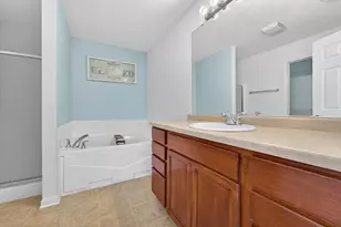 9531 W Parkland Ct, Milwaukee, WI 53224 - Photo 18