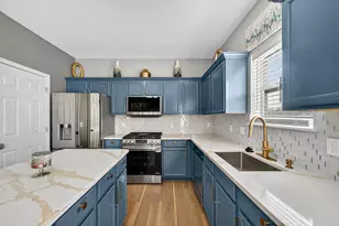 9531 W Parkland Ct, Milwaukee, WI 53224 - Photo 10