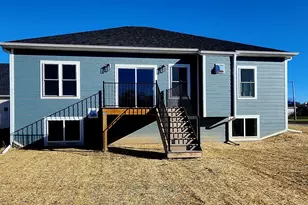 11532 W Tess Crk St, Franklin, WI 53132 - Photo 2