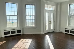 1228 E Juneau Ave, Milwaukee, WI 53202 - Photo 8