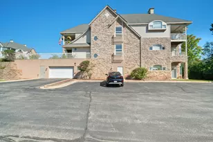 7045 S Riverwood Blvd, Franklin, WI 53132 - Photo 24