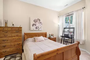 7045 S Riverwood Blvd, Franklin, WI 53132 - Photo 10