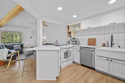 701  Country Club Dr #E, Fontana, WI 53125 - Photo 8