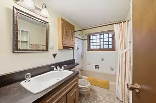 1010 Forest Ave, Sheboygan, WI 53081 - Photo 16