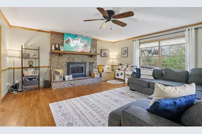 9740 W Huntington Dr, Mequon, WI 53097 - Photo 16