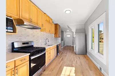 5529 W Rogers St, West Allis, WI 53219 - Photo 8