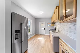 5529 W Rogers St, West Allis, WI 53219 - Photo 10