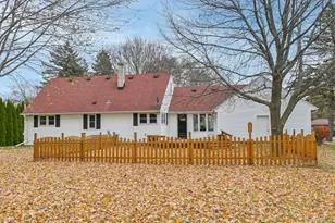 10039 N Sunnycrest Dr, Mequon, WI 53092 - Photo 32