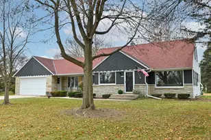 10039 N Sunnycrest Dr, Mequon, WI 53092 - Photo 36