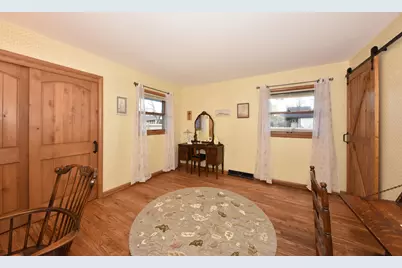 9602 W Arthur Ave, West Allis, WI 53227 - Photo 14