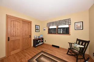 9602 W Arthur Ave, West Allis, WI 53227 - Photo 18