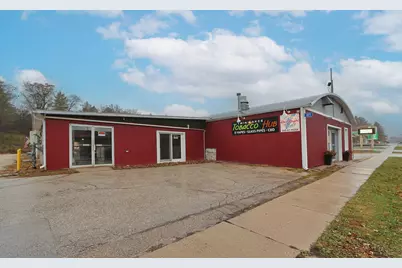 405 N Lake Ave, Twin Lakes, WI 53181 - Photo 2