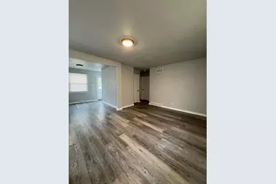4921 N 58th St, Milwaukee, WI 53218 - Photo 10