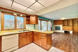 442 Oakland Ln, Elkhorn, WI 53121 - Photo 12