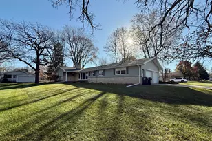 442 Oakland Ln, Elkhorn, WI 53121 - Photo 24