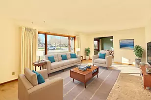 442 Oakland Ln, Elkhorn, WI 53121 - Photo 4