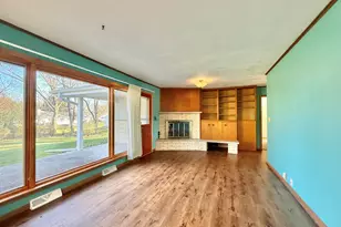 442 Oakland Ln, Elkhorn, WI 53121 - Photo 8