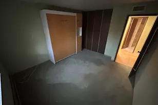 5253 N Lovers Lane Rd, Milwaukee, WI 53225 - Photo 16