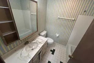 5253 N Lovers Lane Rd, Milwaukee, WI 53225 - Photo 20