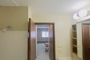 5253 N Lovers Lane Rd, Milwaukee, WI 53225 - Photo 8