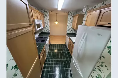 5253 N Lovers Lane Rd #204, Milwaukee, WI 53225 - Photo 10