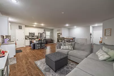 825 E Superior Dr, Fulton, WI 53534 - Photo 4