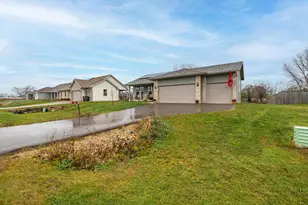 825 E Superior Dr, Fulton, WI 53534 - Photo 30