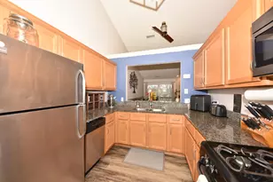 636 Pewaukee Rd, Pewaukee, WI 53072 - Photo 6