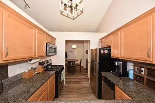 636 Pewaukee Rd, Pewaukee, WI 53072 - Photo 8