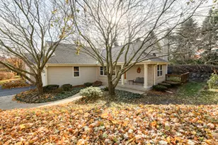 675 Charleston Ct, Brookfield, WI 53045 - Photo 2