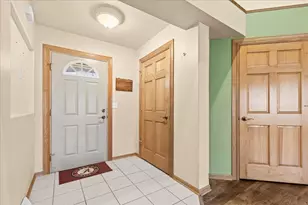 88 King Oak Ct, Random Lake, WI 53075 - Photo 6