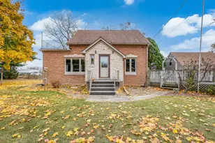 4729 Vista Rd, Manitowoc, WI 54220 - Photo 2