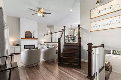 787  Sheridan Dr, West Bend, WI 53095 - Photo 4