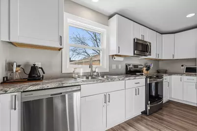 787  Sheridan Dr, West Bend, WI 53095 - Photo 16