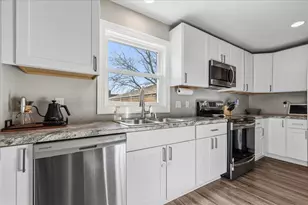 787 Sheridan Dr, West Bend, WI 53095 - Photo 16