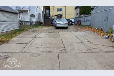 2336 S 9th Pl, Milwaukee, WI 53215 - Photo 2