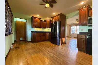 N88W17868 N Christman Rd, Menomonee Falls, WI 53051 - Photo 2