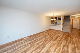 653 Hartford Square, Hartford, WI 53027 - Photo 4