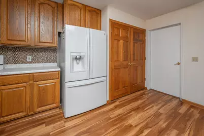 653  Hartford Sq, Hartford, WI 53027 - Photo 18