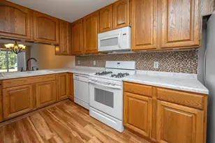 653 Hartford Square, Hartford, WI 53027 - Photo 12