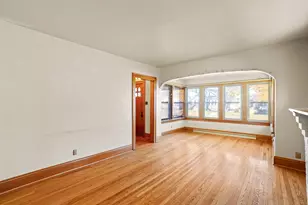 421 Augusta St, Racine, WI 53402 - Photo 4