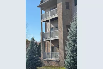 223  Fifth St #213, Hartford, WI 53027 - Photo 2