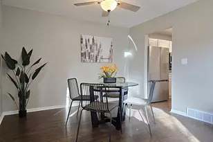 6512 S Parkedge Cir, Franklin, WI 53132 - Photo 10