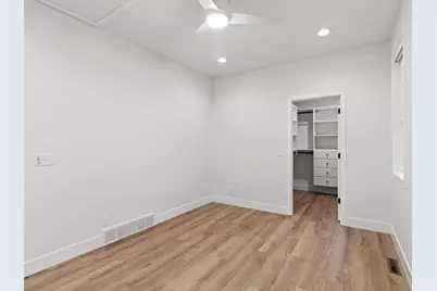 4192 E Lake Vista Blvd, Oak Creek, WI 53154 - Photo 18