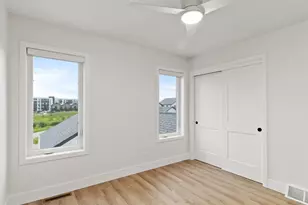 4192 E Lake Vista Blvd, Oak Creek, WI 53154 - Photo 36