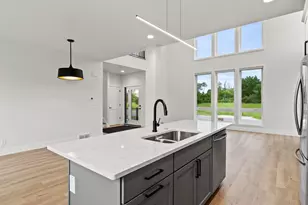 4192 E Lake Vista Blvd, Oak Creek, WI 53154 - Photo 16