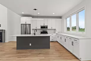 4192 E Lake Vista Blvd, Oak Creek, WI 53154 - Photo 14