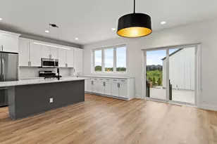 4192 E Lake Vista Blvd, Oak Creek, WI 53154 - Photo 12