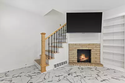 555 N 105th St, Wauwatosa, WI 53226 - Photo 4